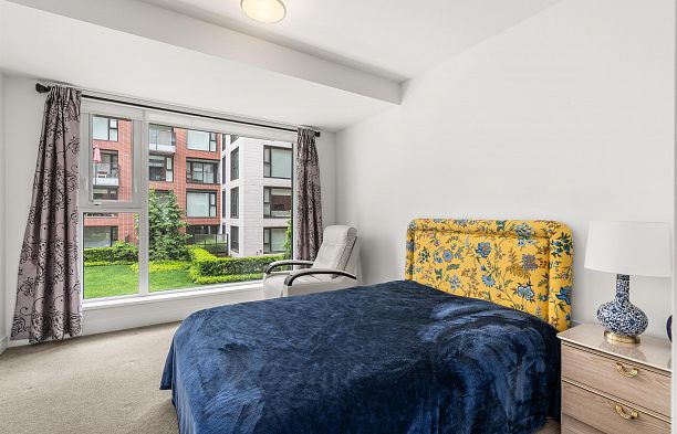 305 1571 W 57th Avenue South Granville