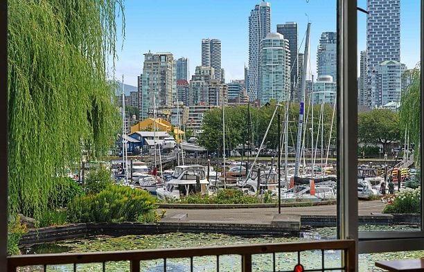 1525 Mariner Walk False Creek