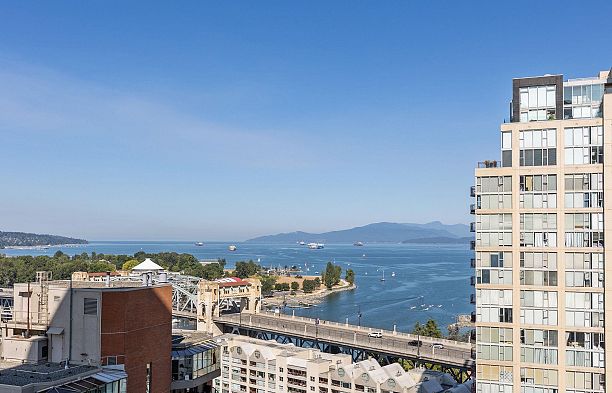 2204 1500 Hornby Street Yaletown