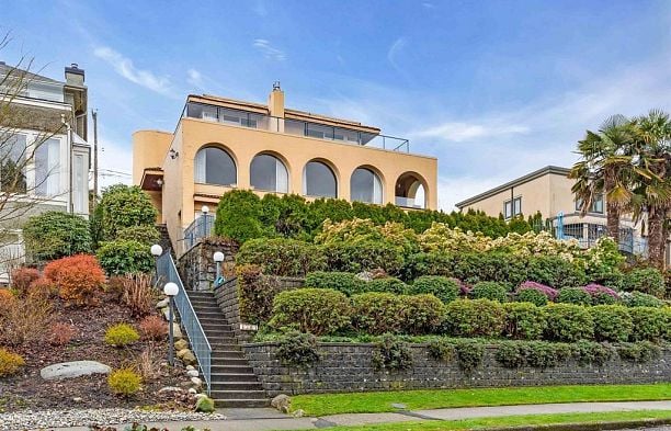 3705 Puget Drive Arbutus