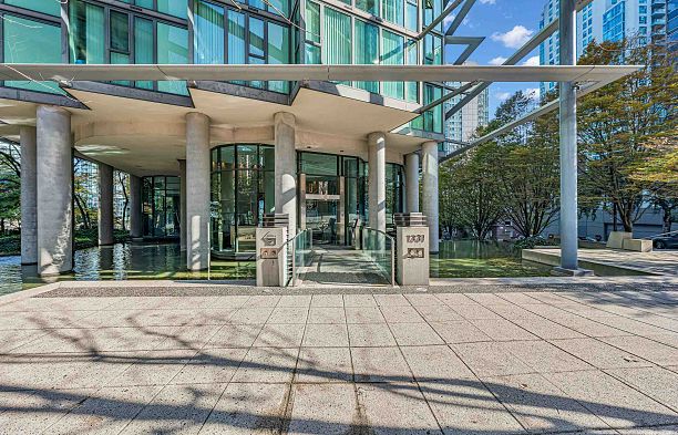 2106 1331 W Georgia Street Coal Harbour