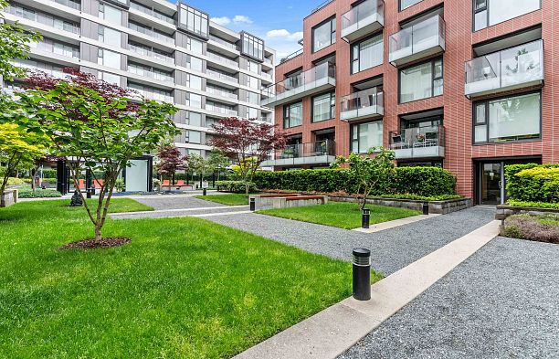 305 1571 W 57th Avenue South Granville