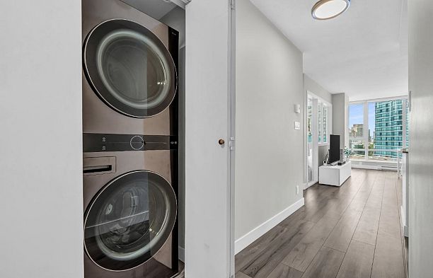 1805 788 Hamilton Street Downtown VW