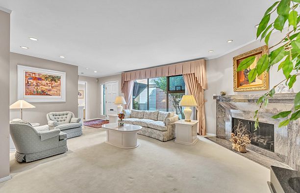 6554 Pinehurst Drive South Cambie