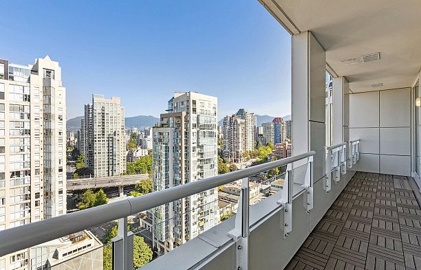 2204 1500 Hornby Street Yaletown