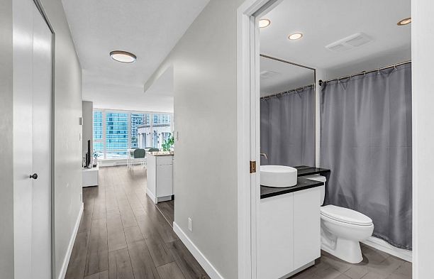 1805 788 Hamilton Street Downtown VW