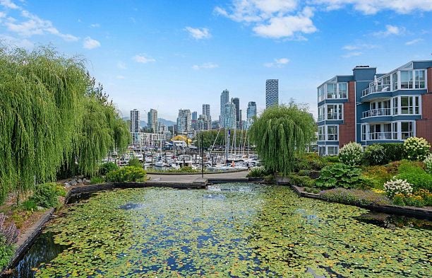 1525 Mariner Walk False Creek