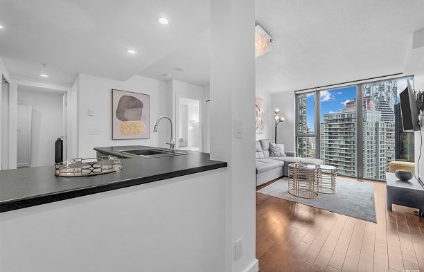 2106 1331 W Georgia Street Coal Harbour