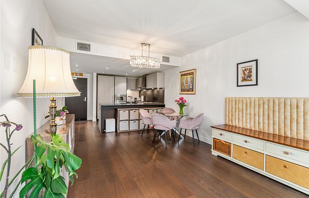 305 1571 W 57th Avenue South Granville