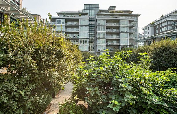 407 77 Walter Hardwick Avenue False Creek