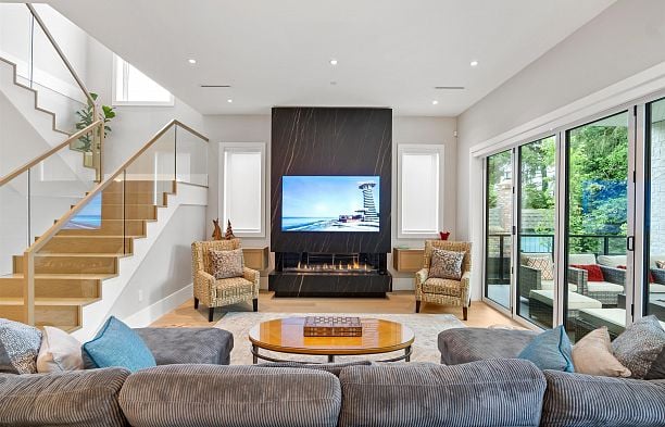 4172 Doncaster Way Dunbar