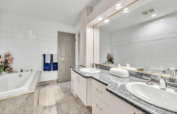 6554 Pinehurst Drive South Cambie
