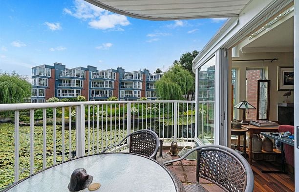 1525 Mariner Walk False Creek