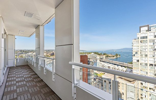2204 1500 Hornby Street Yaletown