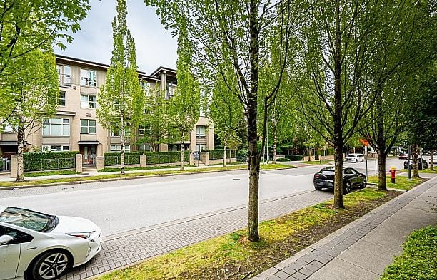 119 5928 Birney Avenue University VW
