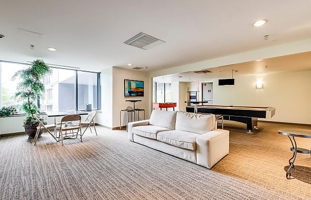 503 8 Smithe Mews Yaletown