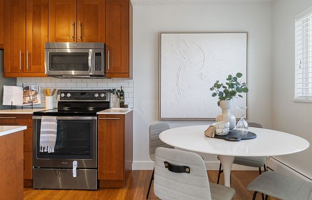 304 998 W 19th Avenue Cambie