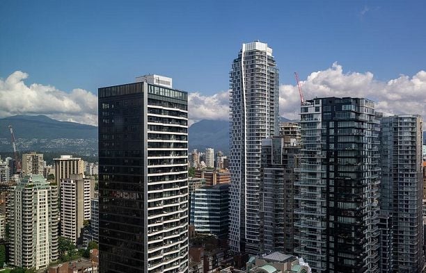 4208 1480 Howe Street Yaletown