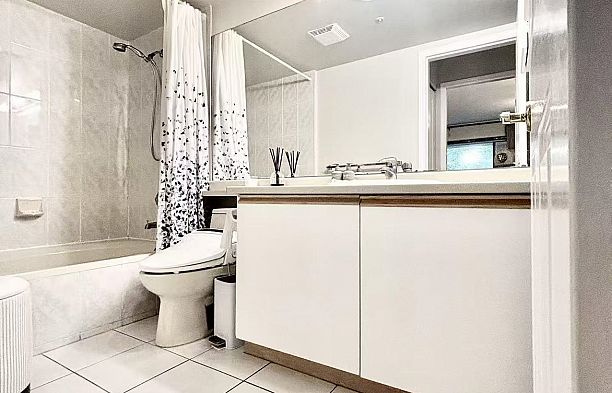 213 525 Wheelhouse Square False Creek