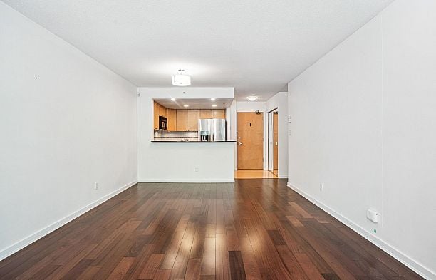 106 1485 W 6th Avenue False Creek