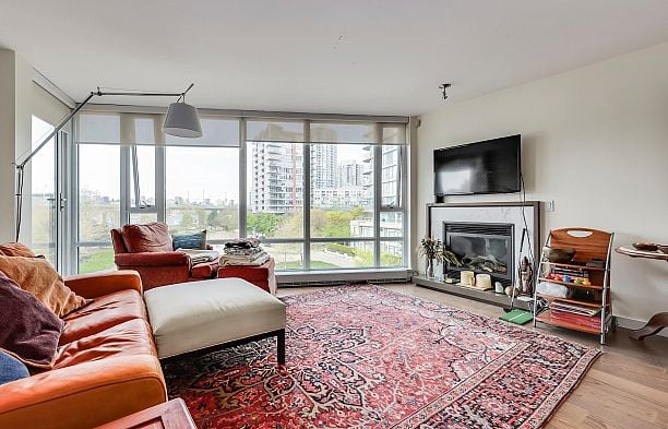 503 8 Smithe Mews Yaletown