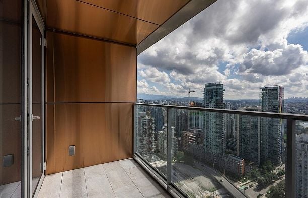 4208 1480 Howe Street Yaletown