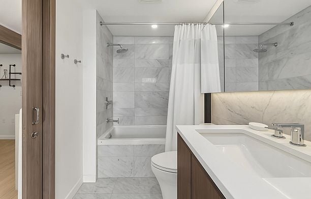 1387 87 Nelson Street Yaletown