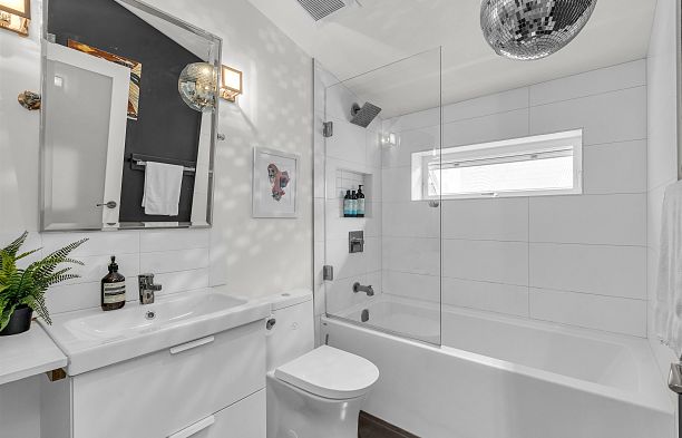 661 W 20th Avenue Cambie