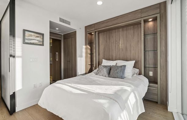 1387 87 Nelson Street Yaletown