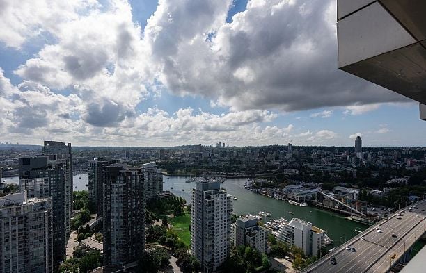 4208 1480 Howe Street Yaletown