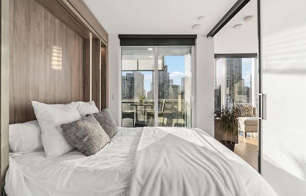1387 87 Nelson Street Yaletown