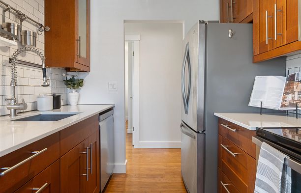 304 998 W 19th Avenue Cambie