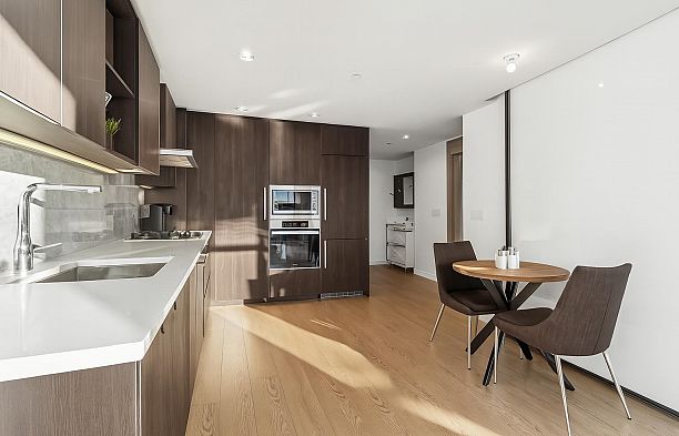 1387 87 Nelson Street Yaletown