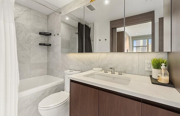 1387 87 Nelson Street Yaletown
