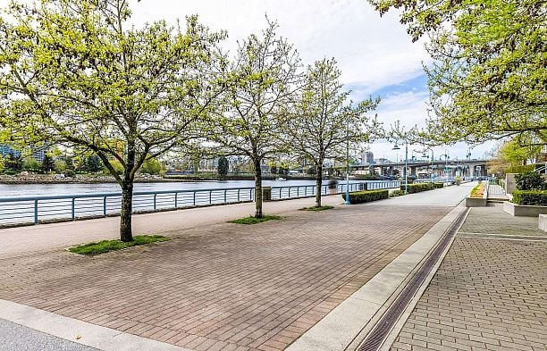 503 8 Smithe Mews Yaletown