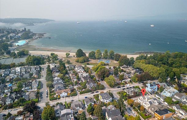 1973 Whyte Avenue Kitsilano
