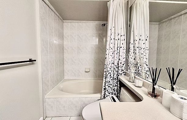 213 525 Wheelhouse Square False Creek