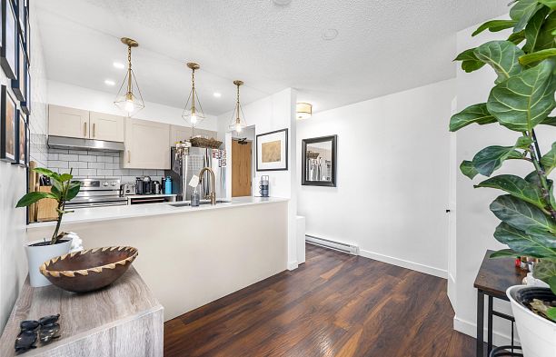 306 1365 W 4th Avenue False Creek