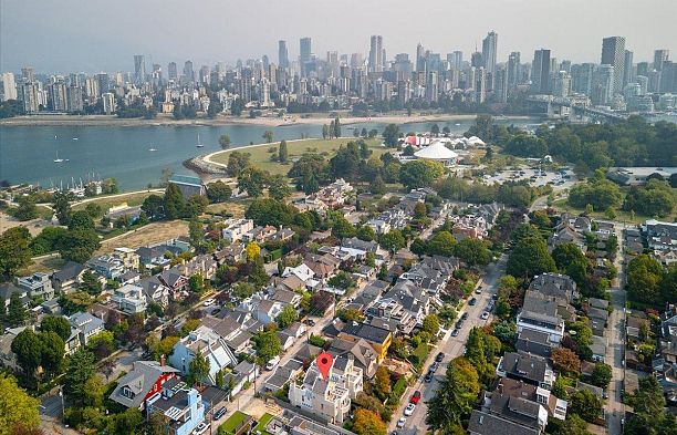 1973 Whyte Avenue Kitsilano