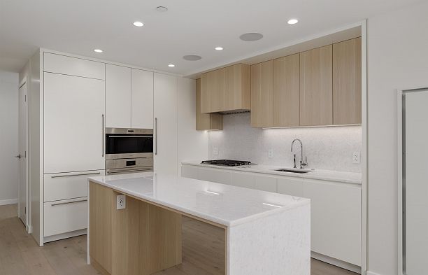 2401 7433 Cambie Street South Cambie