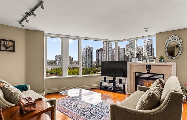 1605 1383 Marinaside Crescent Yaletown