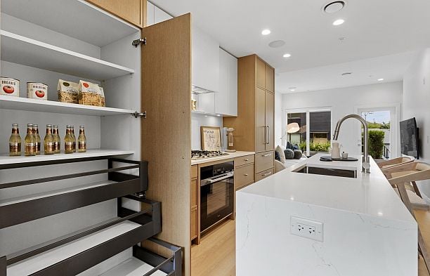 555 W 26th Avenue Cambie