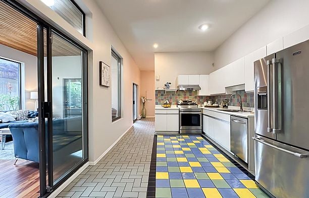 2236 W 18th Avenue Arbutus