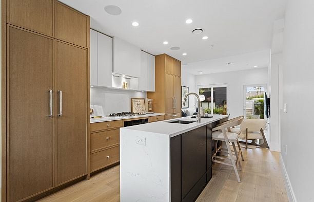 555 W 26th Avenue Cambie