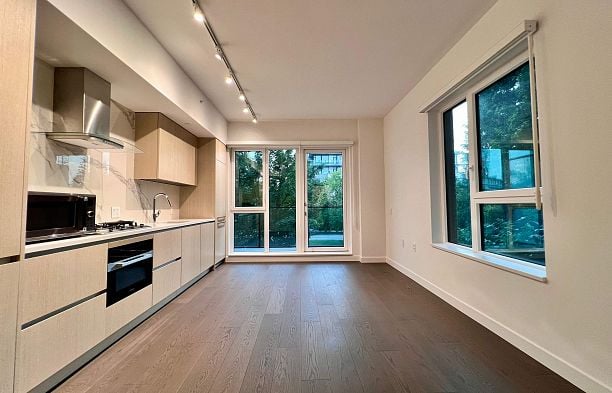210 5168 Cambie Street Cambie