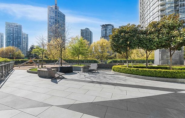 1585 87 Nelson Street Yaletown