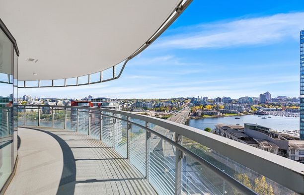1585 87 Nelson Street Yaletown