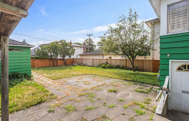 5670 Columbia Street Cambie