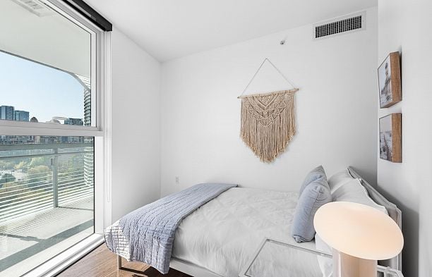 1585 87 Nelson Street Yaletown
