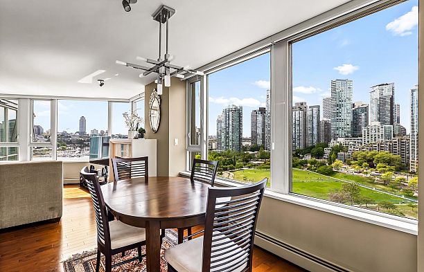1605 1383 Marinaside Crescent Yaletown